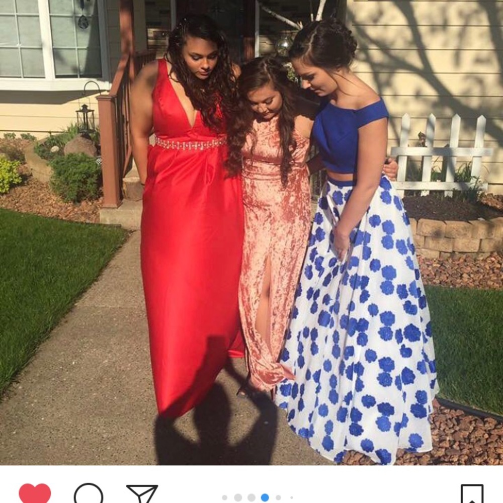 Prom dress - Picture 2 of 3